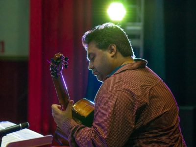 Violonista Welton Nadai lança videoclipes com versão instrumental de dois clássicos da MPB