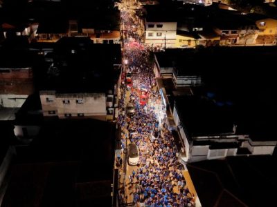 Eduardo Honório encerra campanha levando multidão às ruas de Goiana