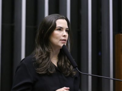 Maria Arraes propõe e Câmara dos Deputados aprova mudança de nome da Sala de Líderes para “Sala Miguel Arraes”